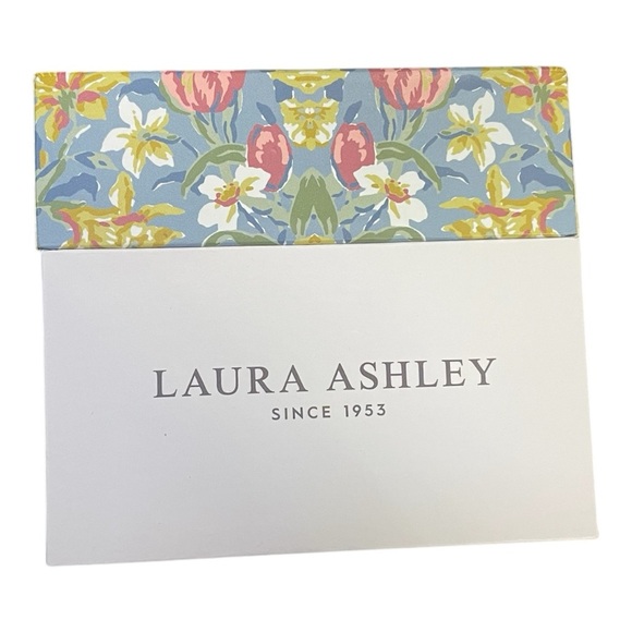 Laura Ashley Gold Watch Old Money Aesthetic/Clean Girl* Costume jewelry - Picture 4 of 6